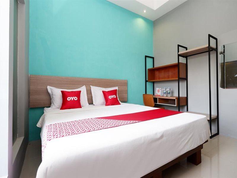 Oyo Flagship 2124 Kars Inn Semarang Zewnętrze zdjęcie