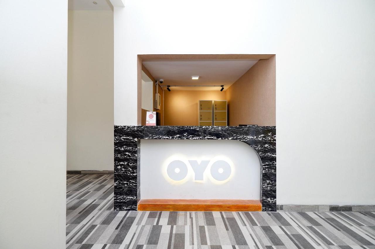 Oyo Flagship 2124 Kars Inn Semarang Zewnętrze zdjęcie