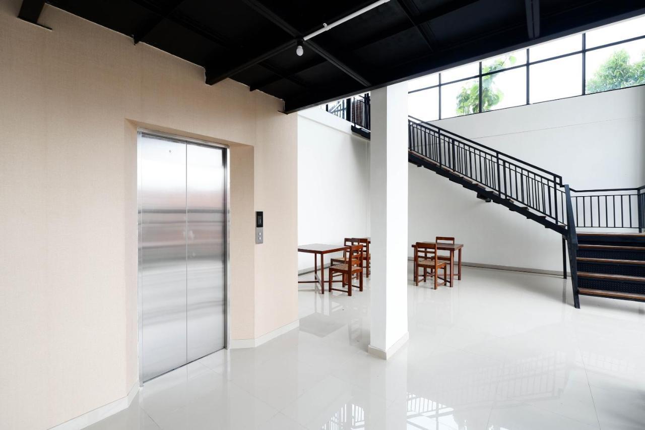 Oyo Flagship 2124 Kars Inn Semarang Zewnętrze zdjęcie